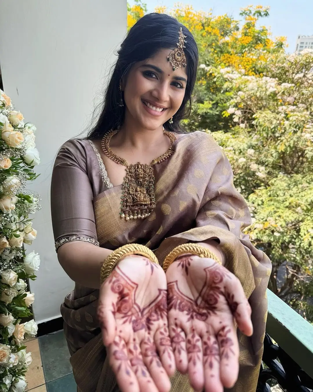 MALAYALAM ACTRESS MEGHA AKASH IN VIOLET SAREE BLOUSE